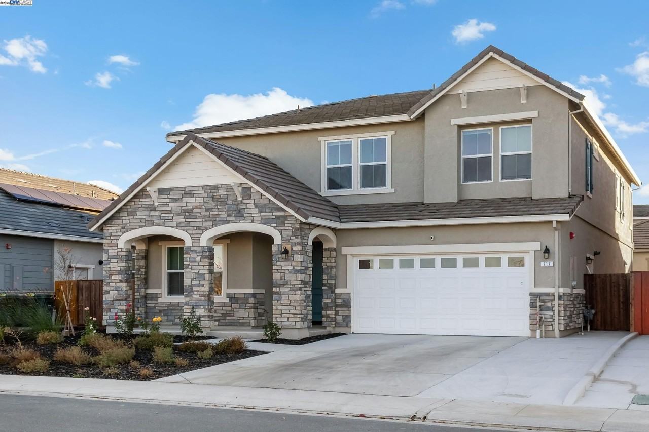 717 Delaney Pkwy - Photo 3 of 50