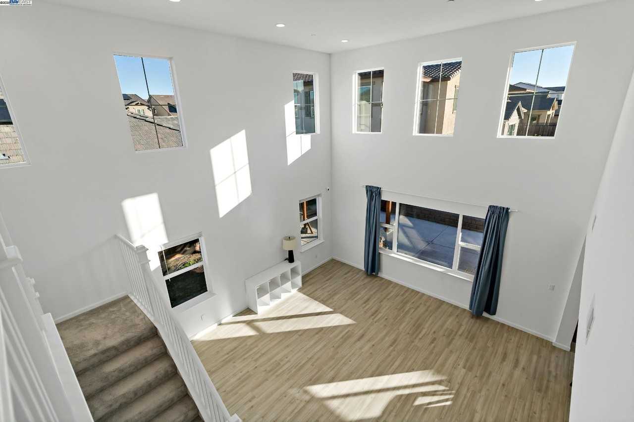 717 Delaney Pkwy - Photo 6 of 50