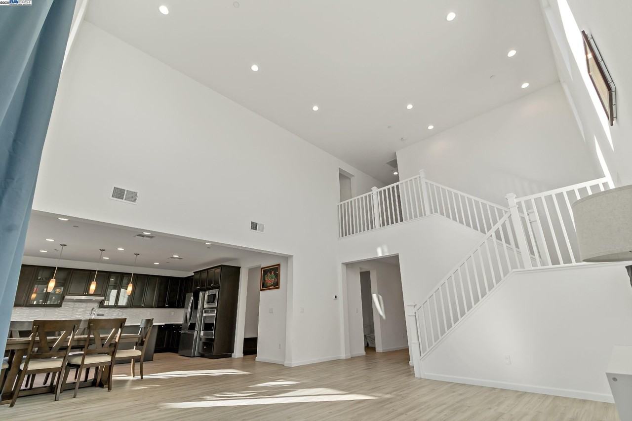 717 Delaney Pkwy - Photo 7 of 50