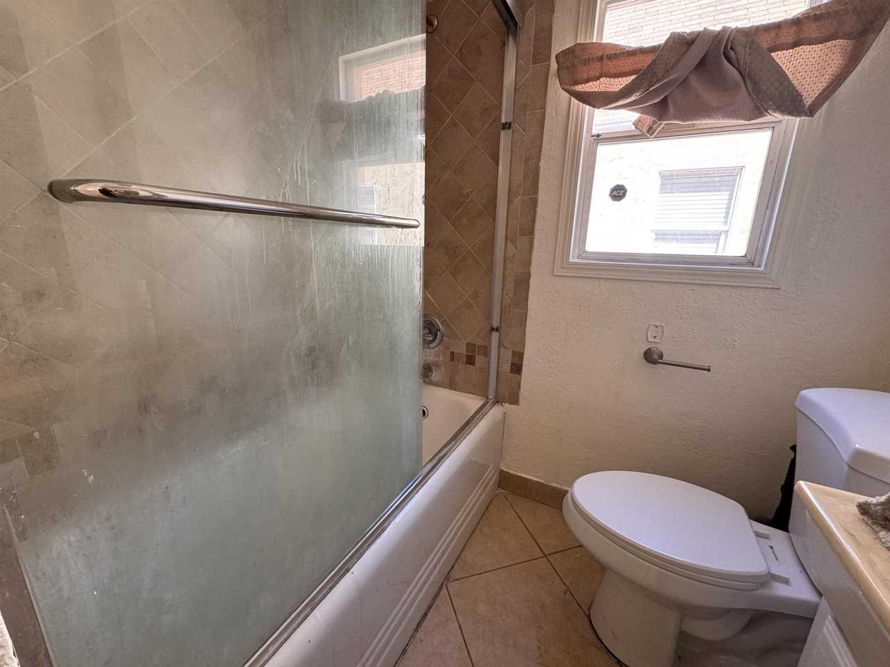 1527 77th Ave - Photo 6 of 11