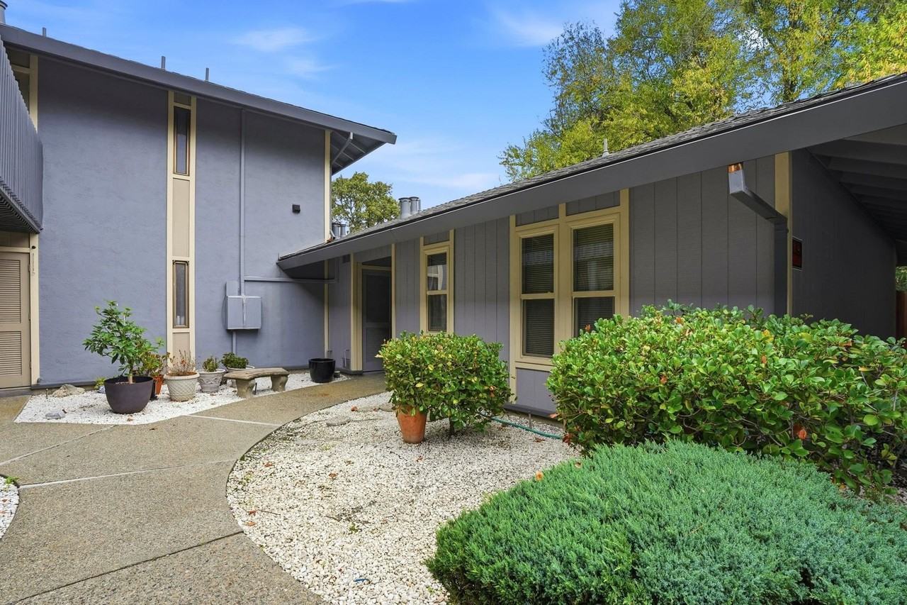 1930 Camino Verde - Photo 2 of 29