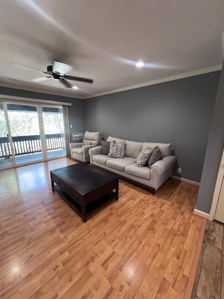 1009 Murrieta Blvd Apt 105 #105 - Photo 5 of 27