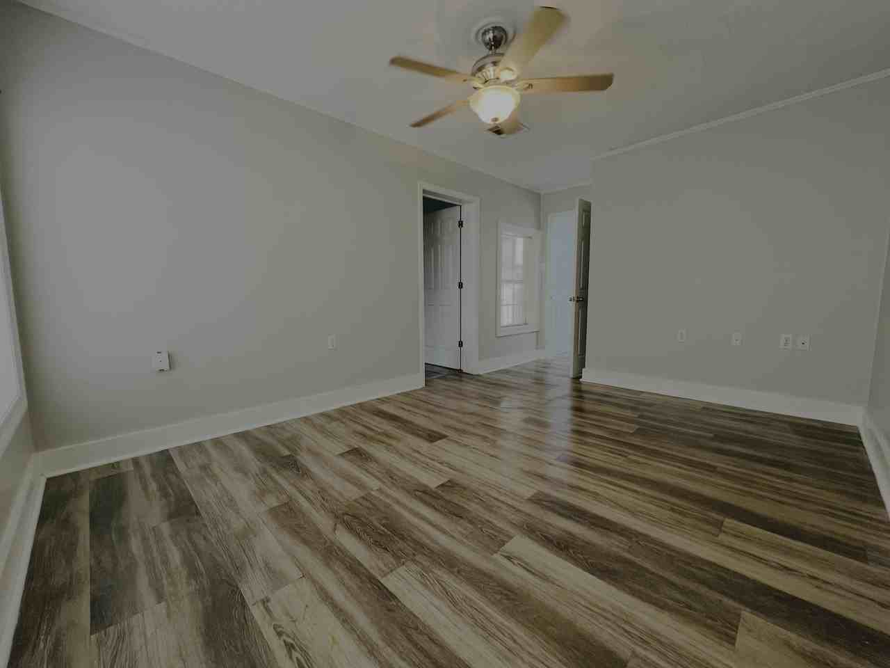 1118 Academy St - Photo 6 of 10
