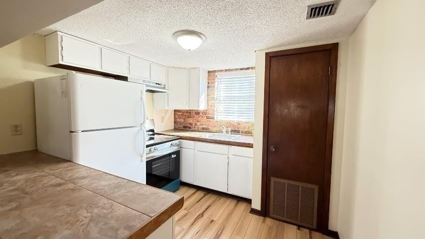 200 200 Lafaye unit: #A #A - Photo 3 of 6