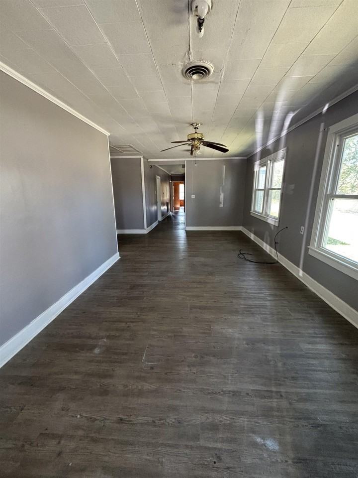 7158 Main St - Photo 2 of 7