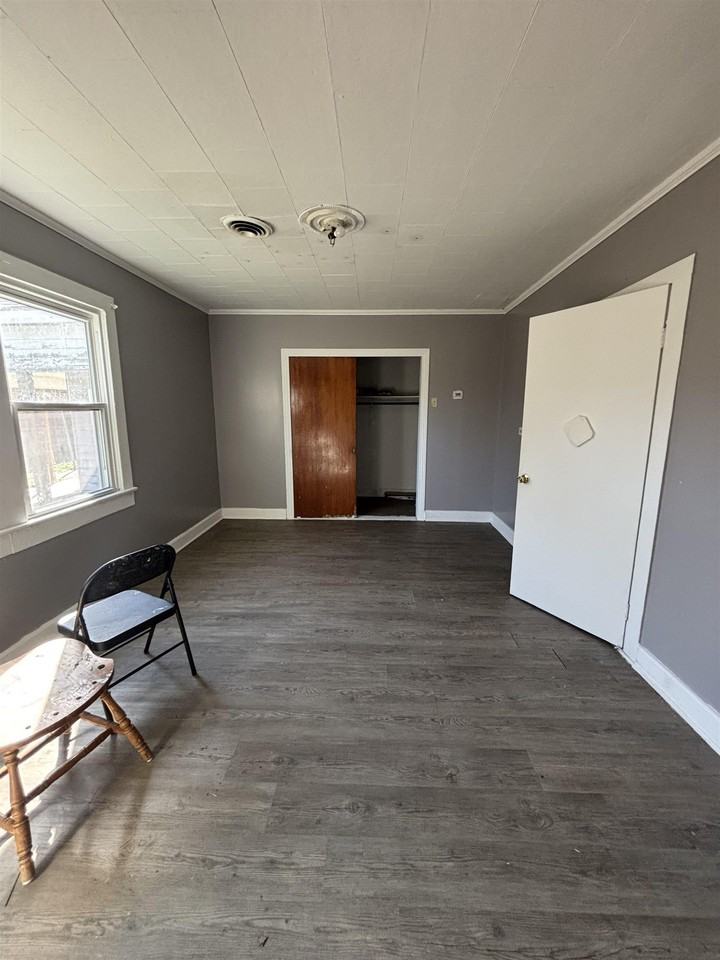 7158 Main St - Photo 4 of 7