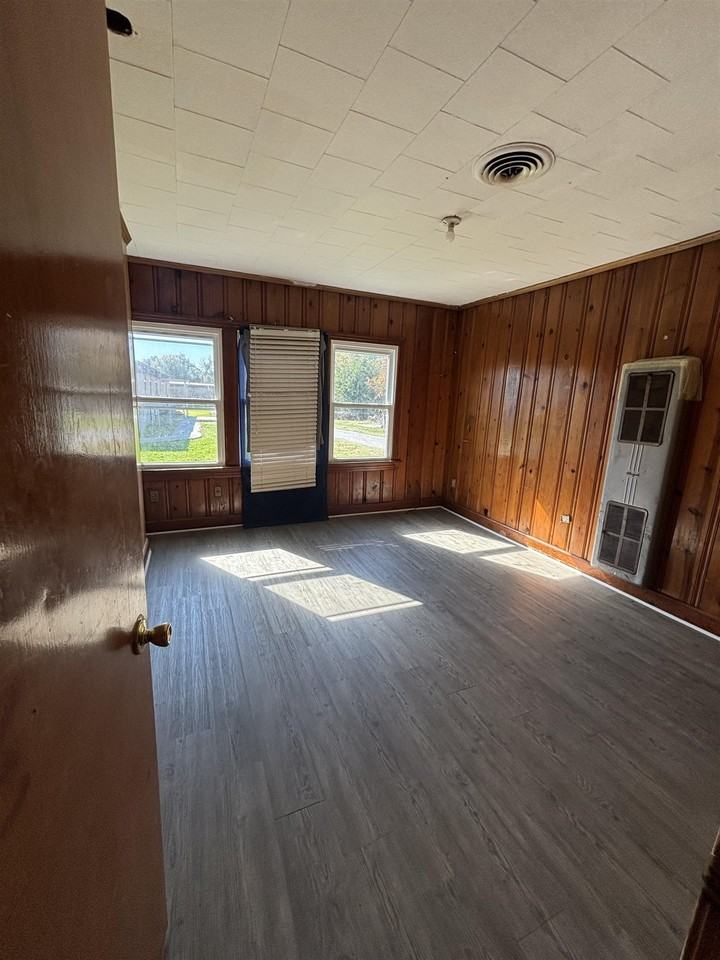 7158 Main St - Photo 7 of 7