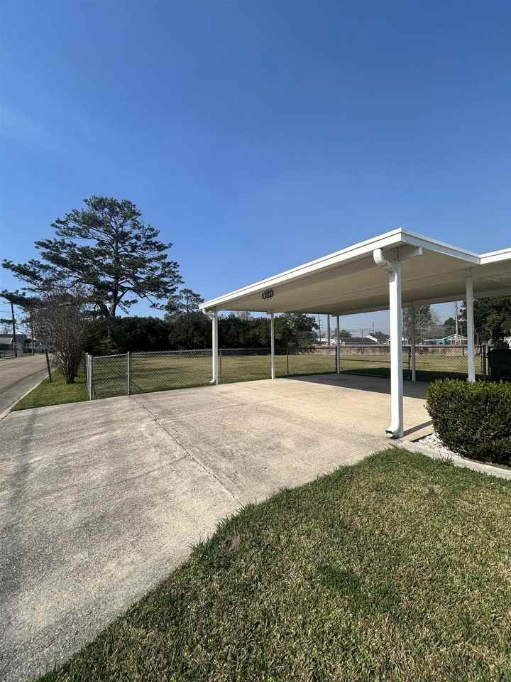 1221 Honduras St - Photo 2 of 17