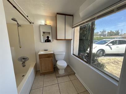 24454 Myers Ave - Photo 4 of 8