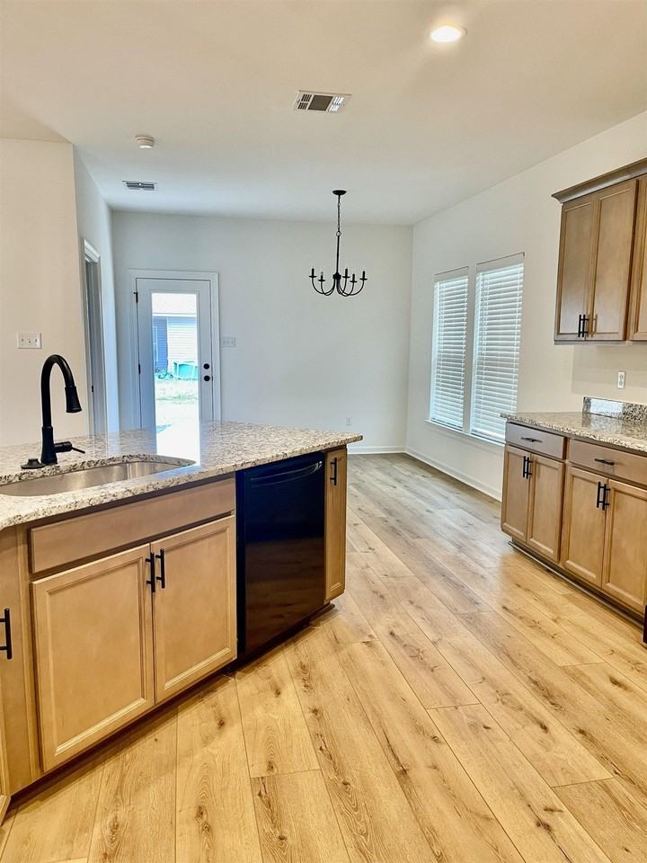 333 Settlers Run Dr - Photo 3 of 4