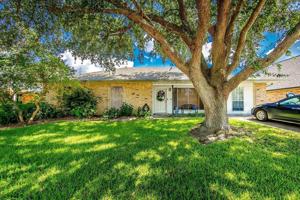 featured image of 302 N Moss Dr