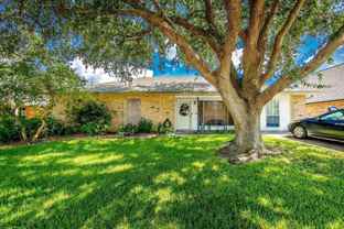 302 N Moss Dr - Photo 1 of 1