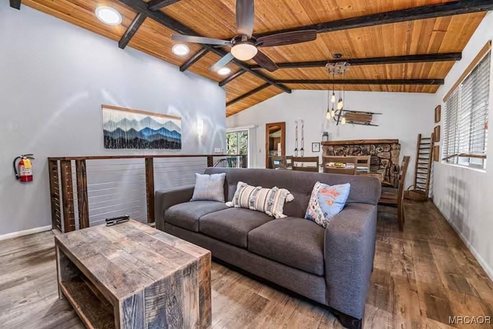 42646 Constellation Dr - Photo 3 of 37