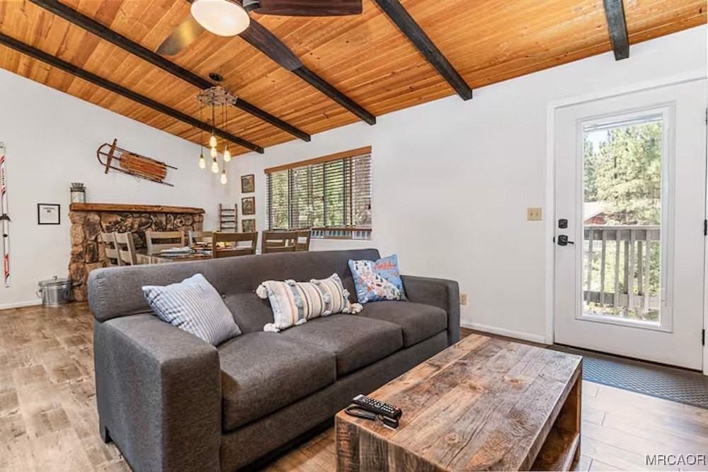 42646 Constellation Dr - Photo 6 of 37