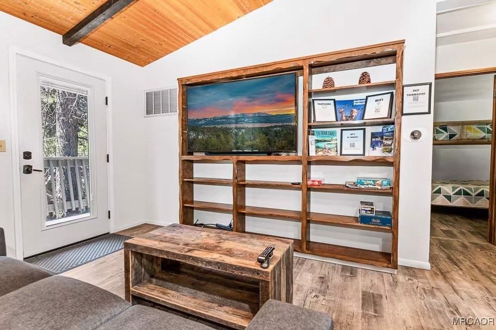 42646 Constellation Dr - Photo 7 of 37