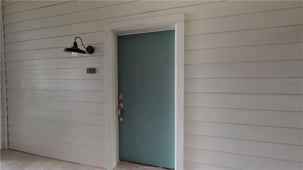 305 W 27th St #223 - Photo 2 of 23