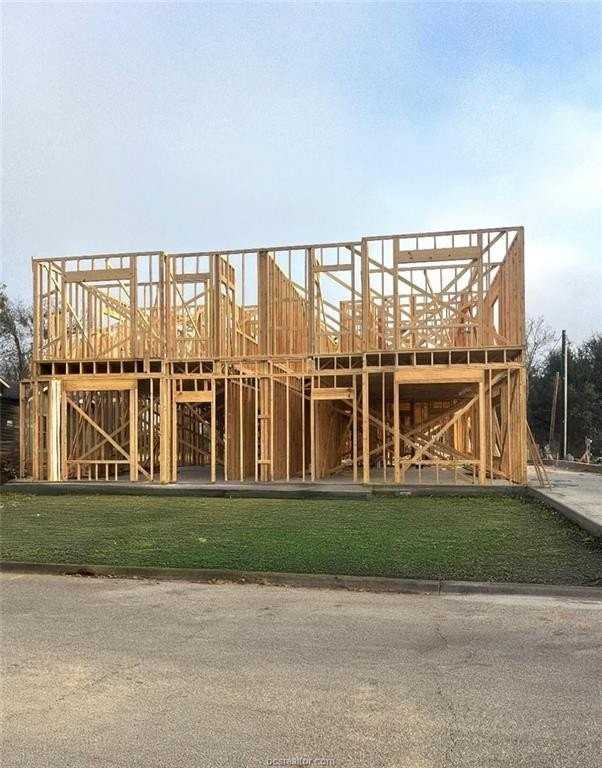 613 Highlands St #A - Photo 2 of 18