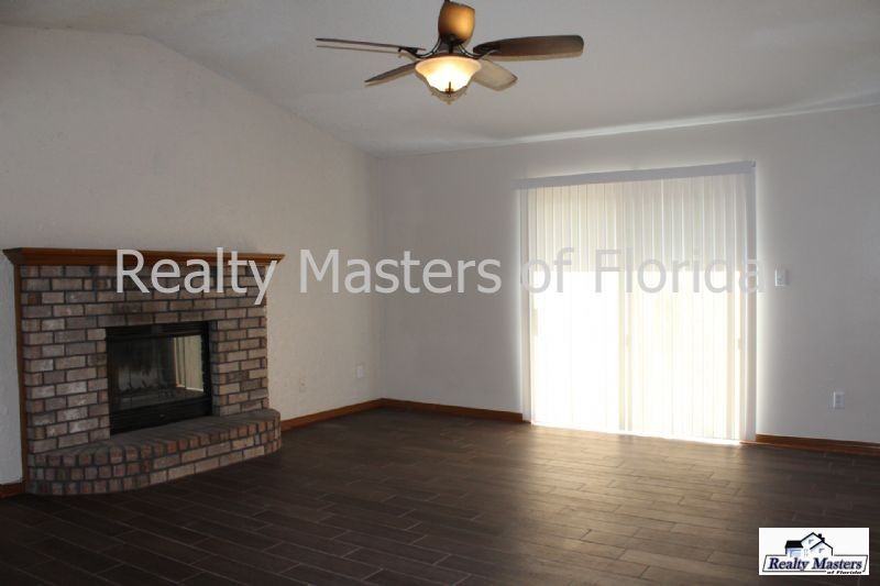 1217 Brook Bend Rd - Photo 3 of 18