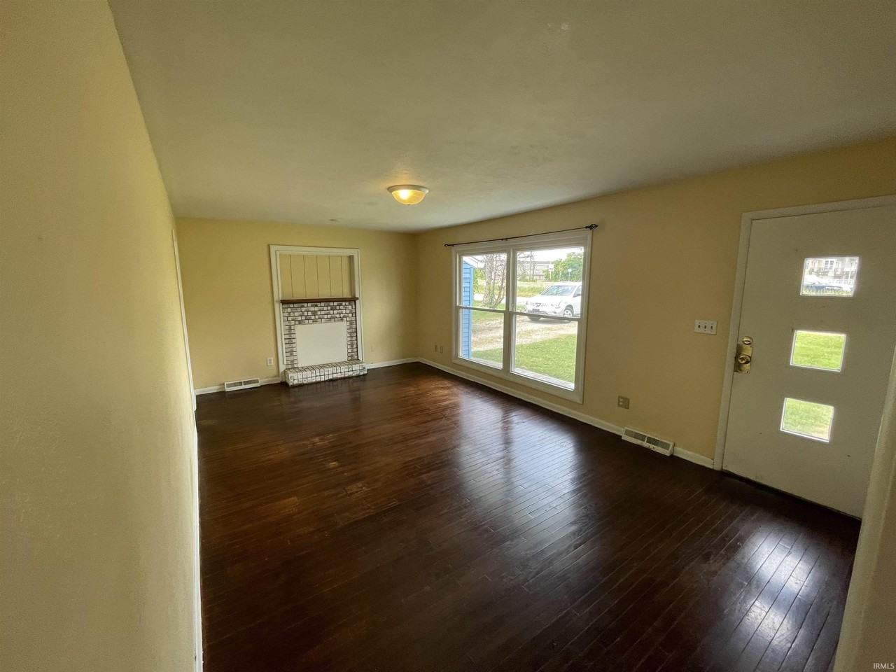 2536 E Eastgate Ln - Photo 2 of 29