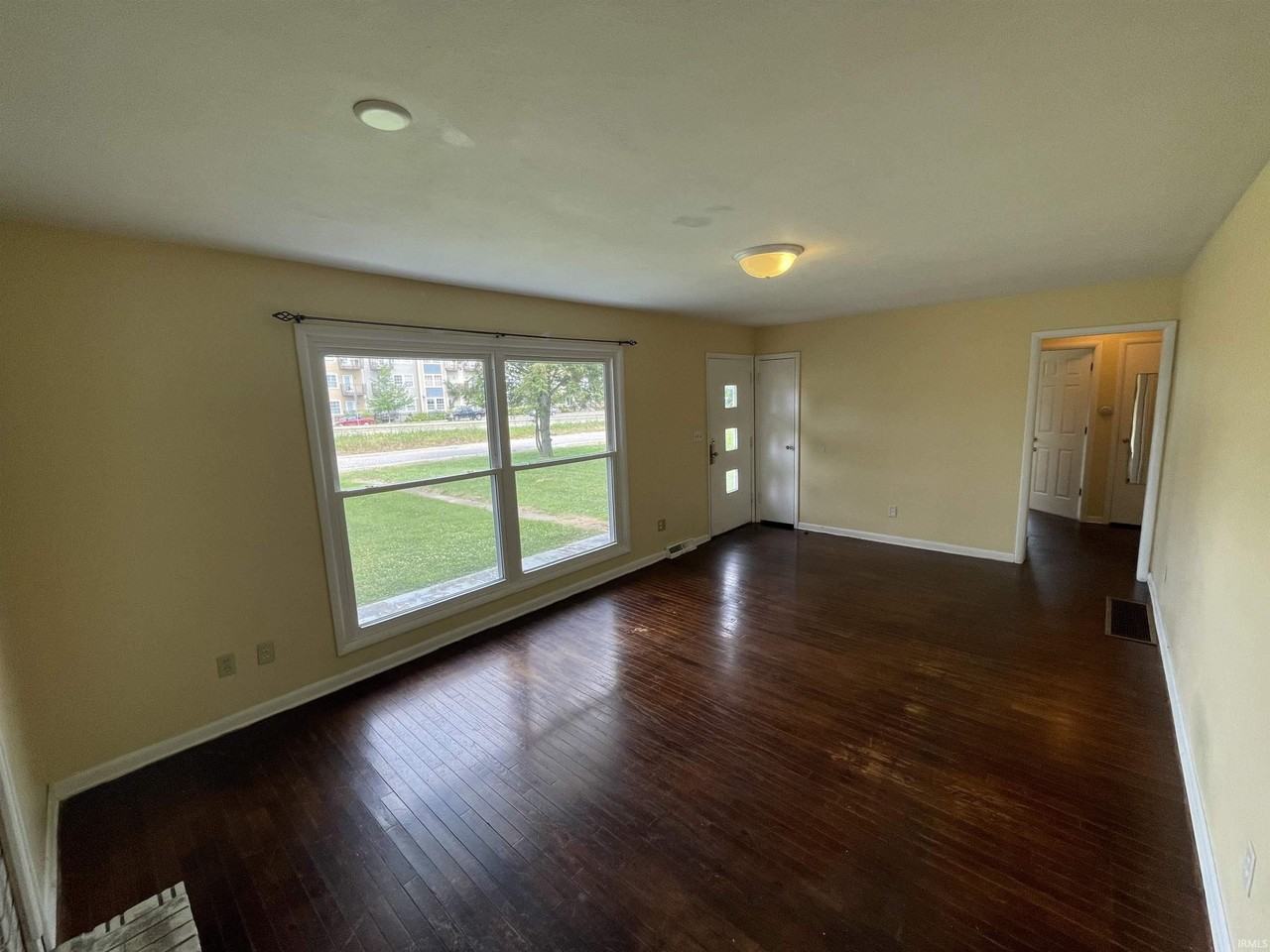 2536 E Eastgate Ln - Photo 3 of 29