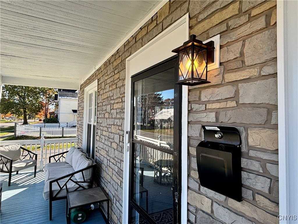 204 E Bloomfield St - Photo 4 of 44