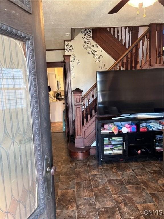 204 E Bloomfield St - Photo 6 of 44