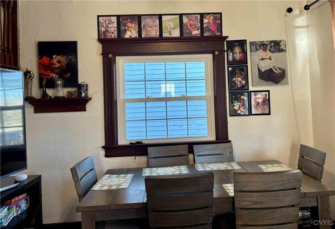 204 E Bloomfield St - Photo 7 of 44