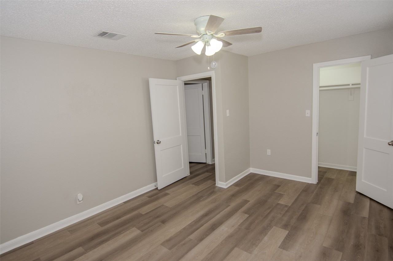 5923 Bernice St #5923 - Photo 3 of 17