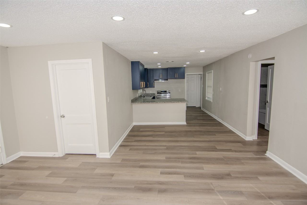 5923 Bernice St #5923 - Photo 5 of 17