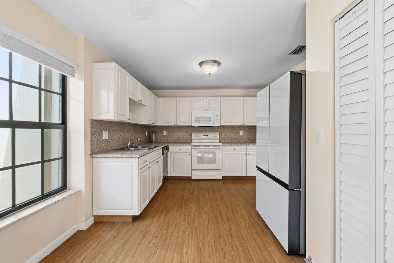 3233 Perimeter Dr #3233-2511 - Photo 4 of 39