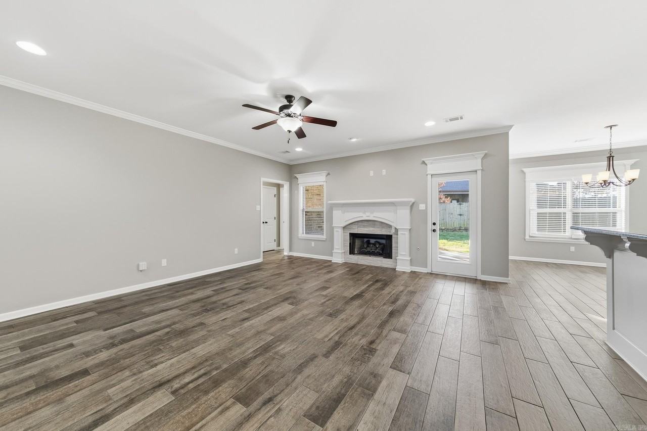 8617 Johnson Dr - Photo 6 of 41