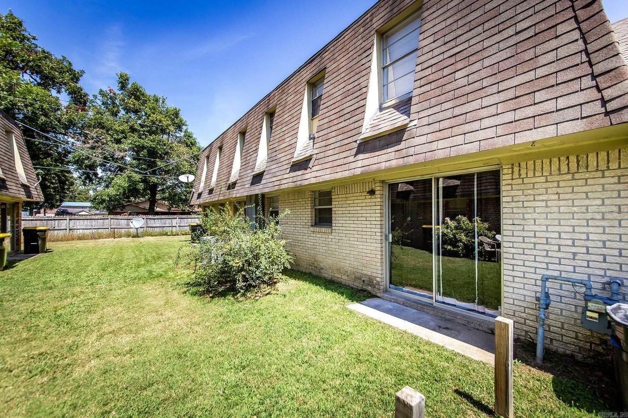 418 W 3rd St - Photo 4 of 34