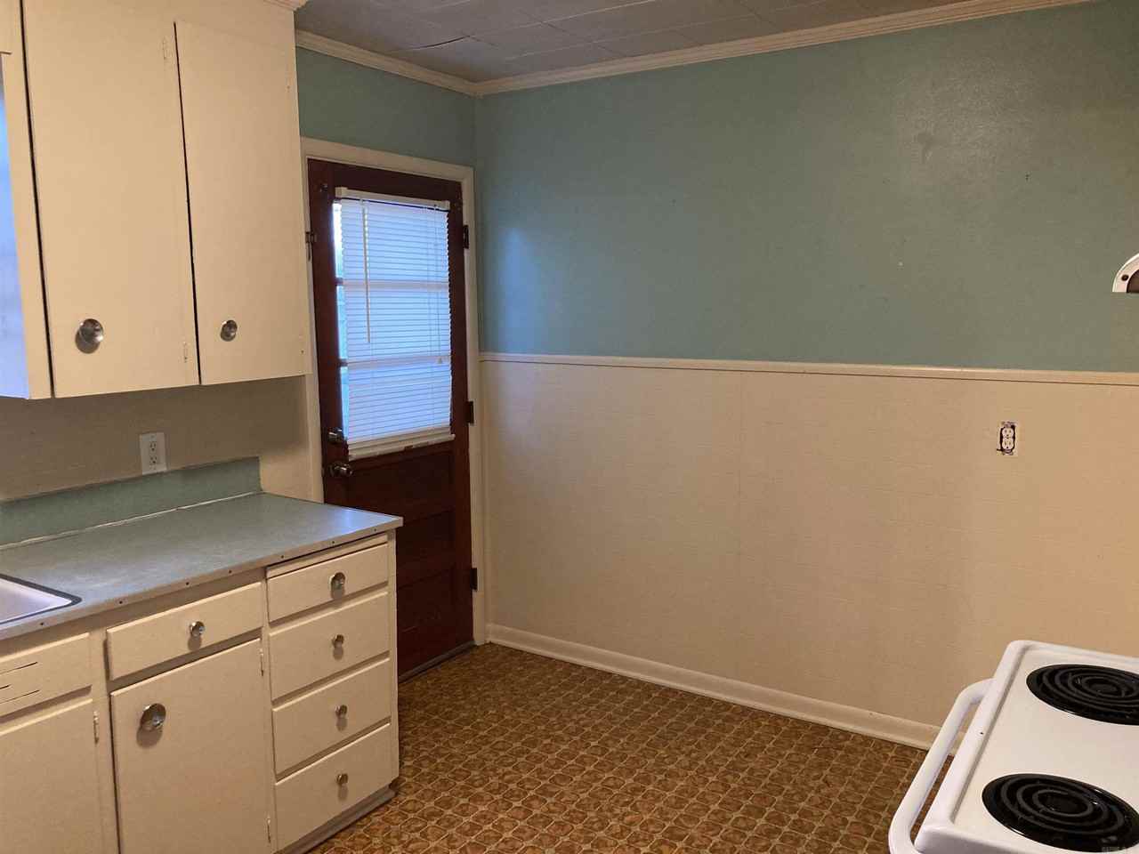 3908 N Cypress St - Photo 7 of 21