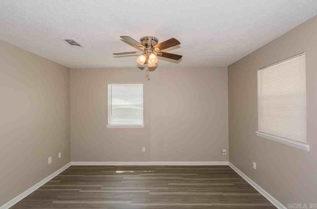 1710 Skyline Dr - Photo 3 of 15