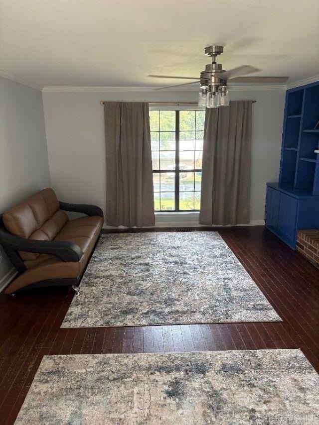 1702 Jennifer Dr - Photo 4 of 16