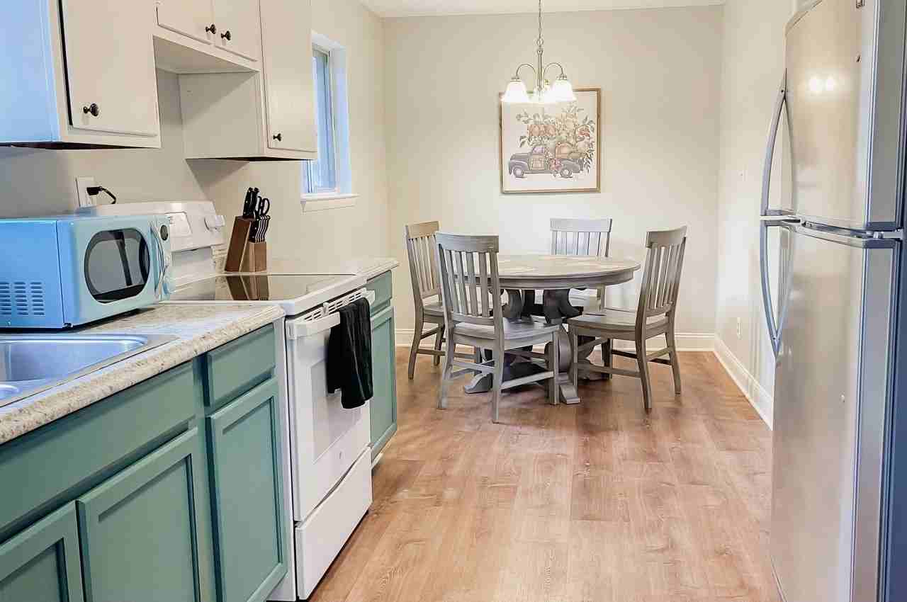 8429 Daisy Dallas Rd - Photo 3 of 19