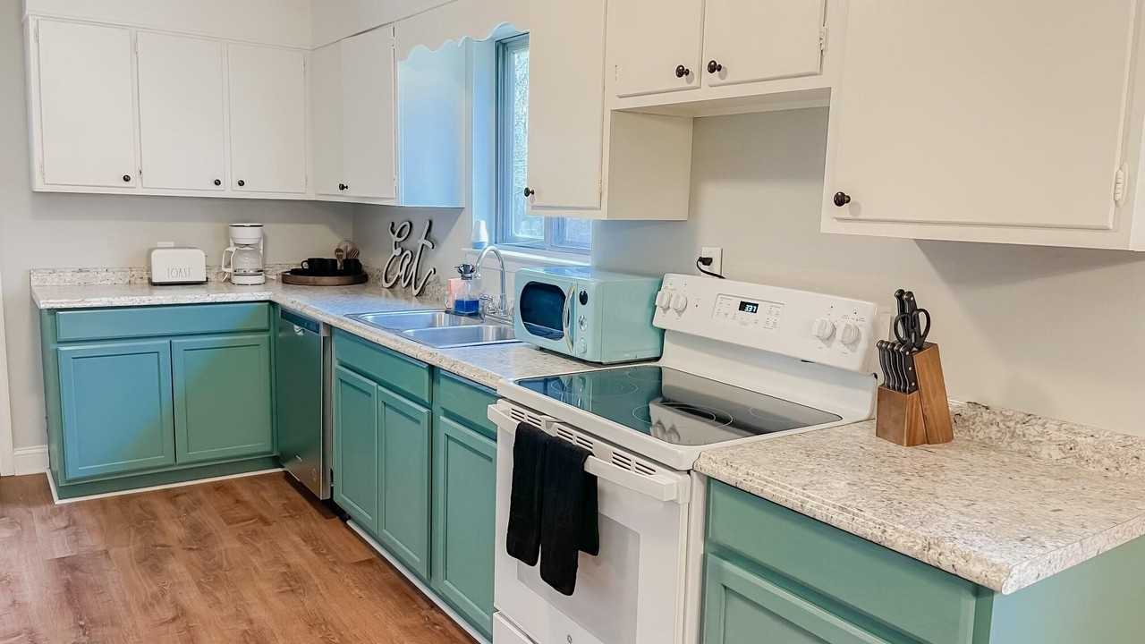 8429 Daisy Dallas Rd - Photo 4 of 19