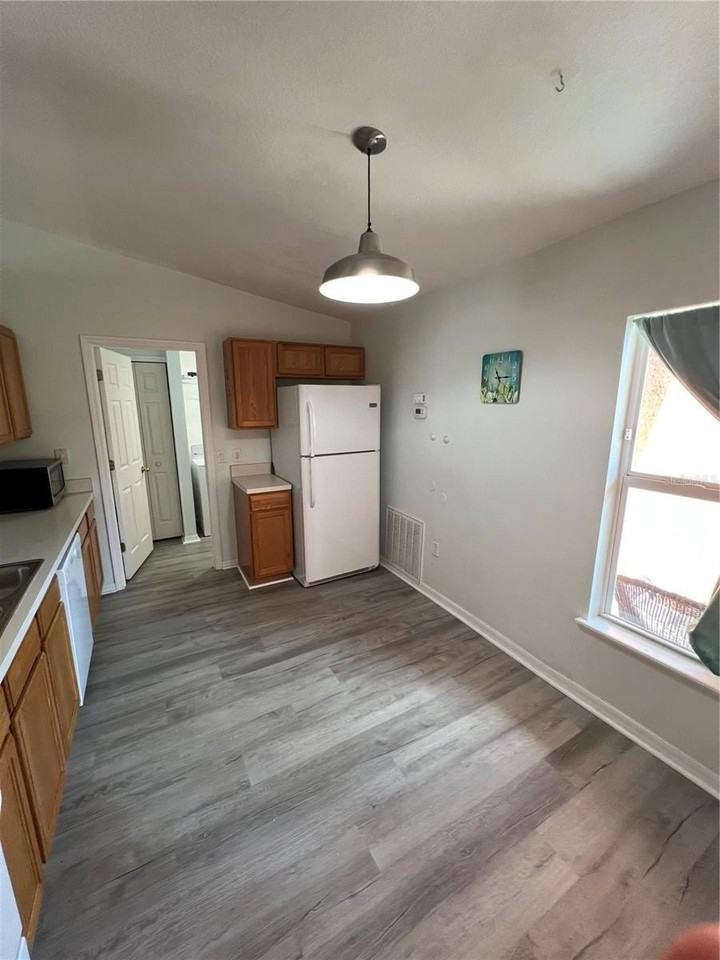 2105 Atwater Dr - Photo 3 of 21