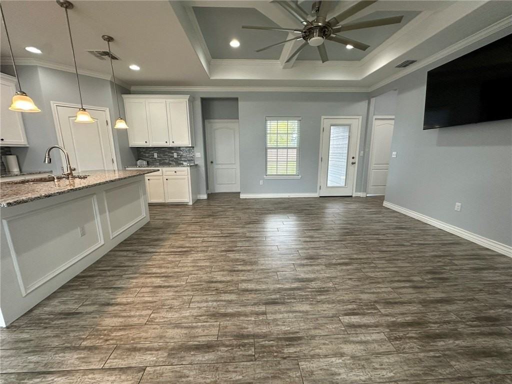 148 N 9th St - Photo 3 of 35