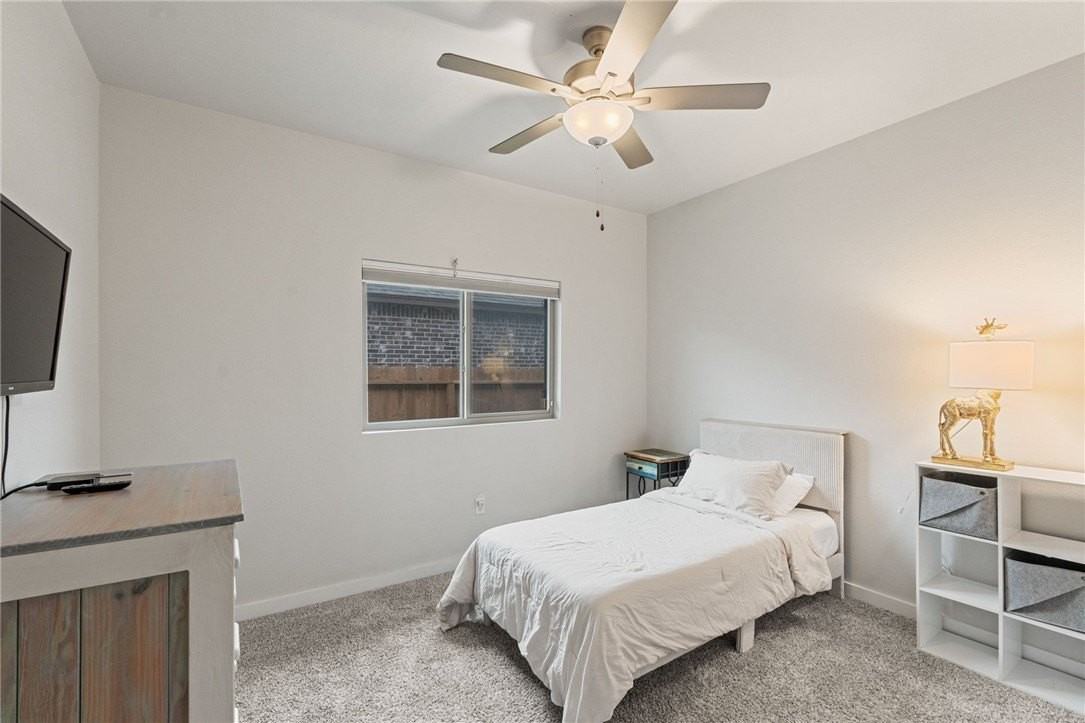 7702 Hulk Dr - Photo 4 of 30