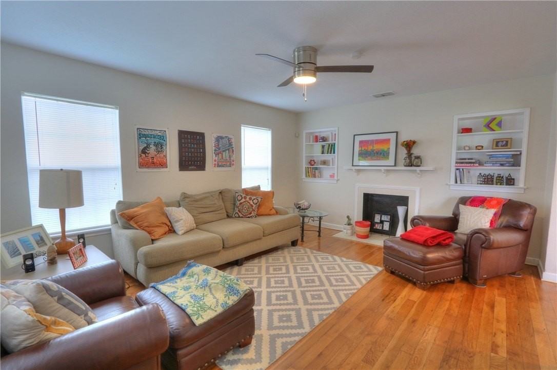 3538 Austin St - Photo 4 of 21