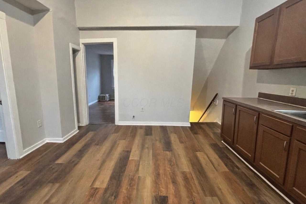 770 N Dawson Ave - Photo 3 of 11