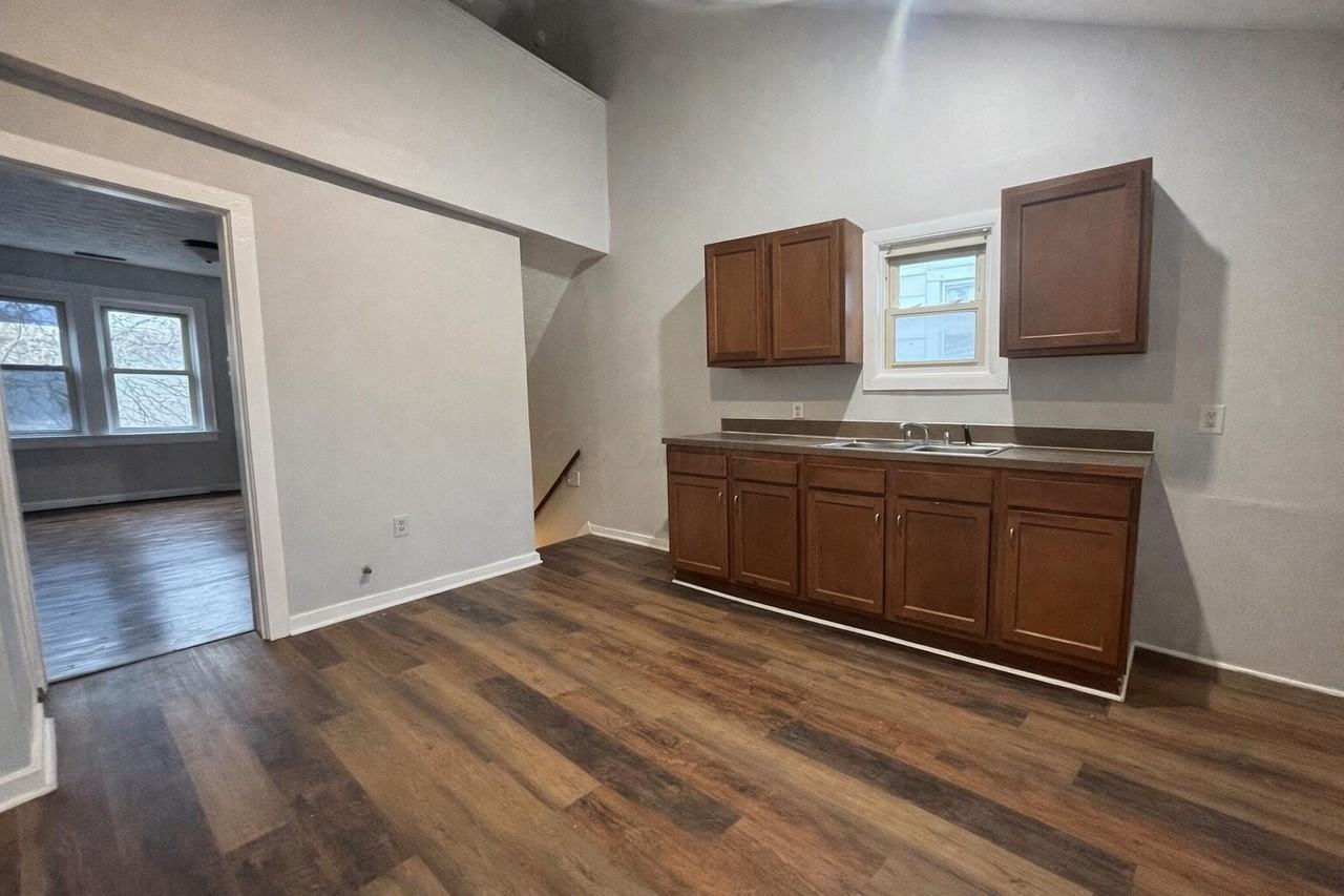 770 N Dawson Ave - Photo 4 of 11