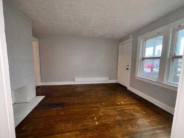 762 N Dawson Ave - Photo 6 of 10