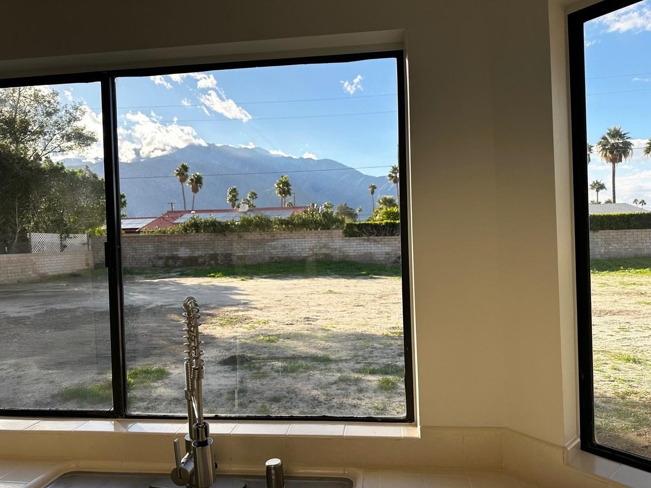 2201 N Farrell Dr - Photo 6 of 17