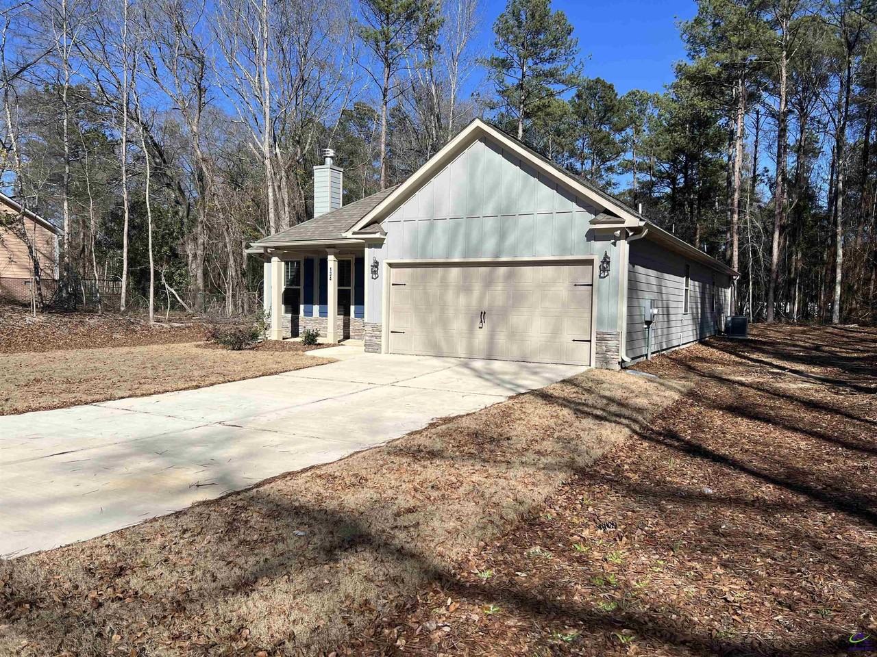 134 Country World Dr - Photo 3 of 37