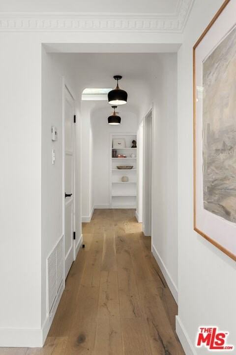 1064 S Alfred St - Photo 3 of 13