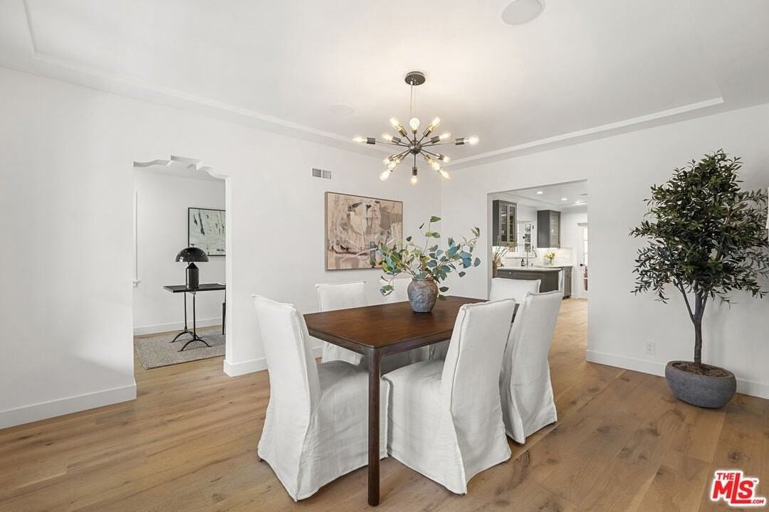 1064 S Alfred St - Photo 4 of 13