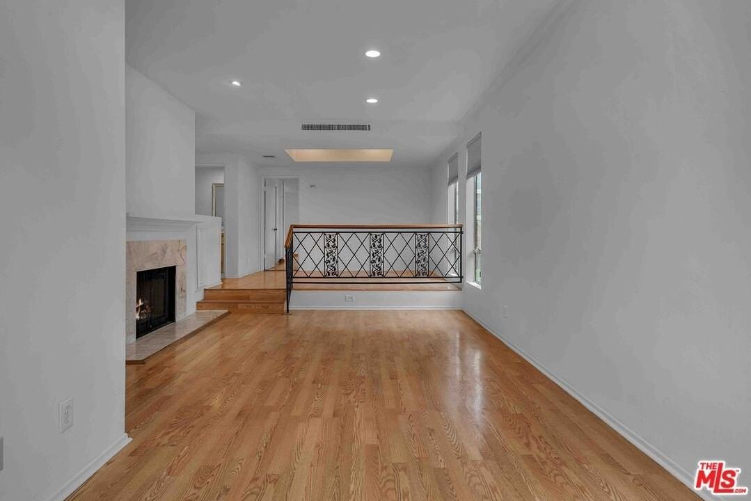 1655 Selby Ave Apt 101 #101 - Photo 3 of 21