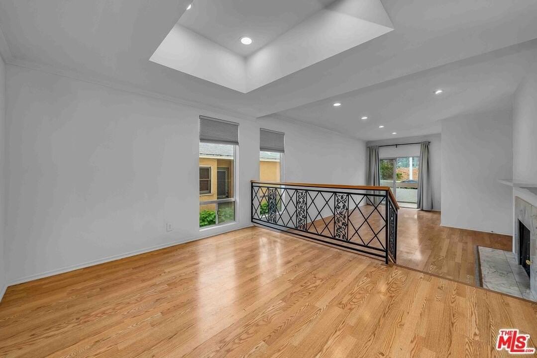 1655 Selby Ave Apt 101 #101 - Photo 5 of 21